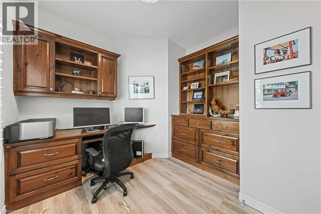 152 DEVONSHIRE Drive Unit# 18, #18