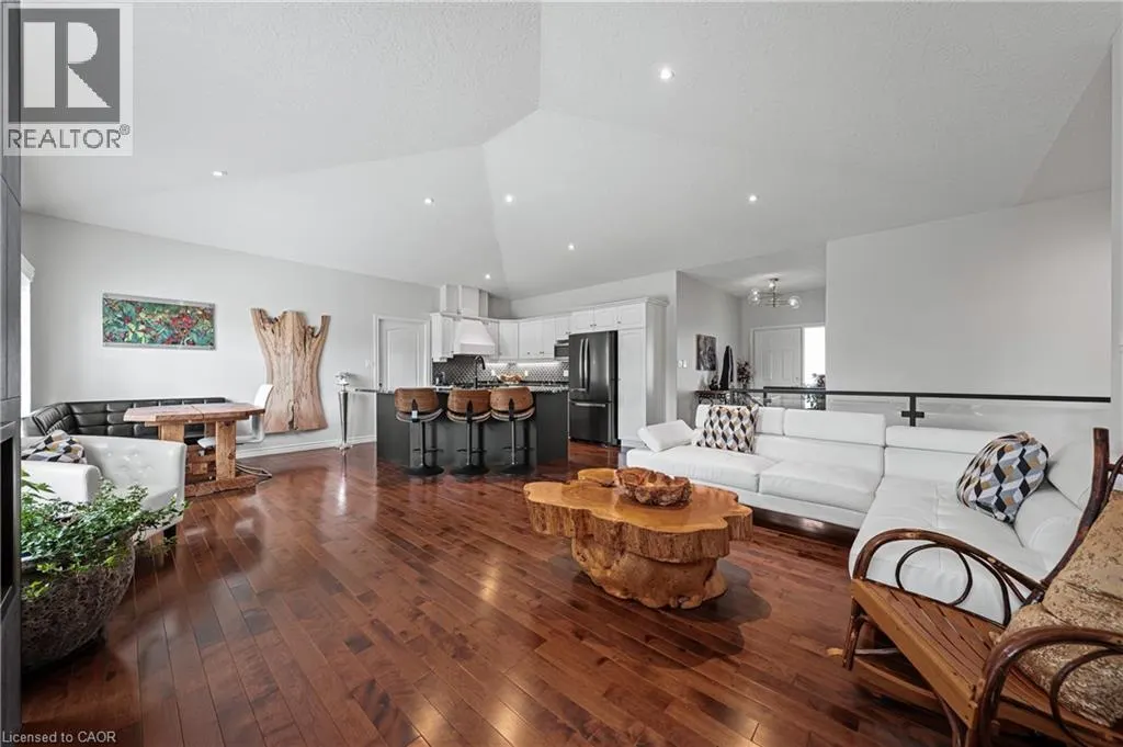 152 DEVONSHIRE Drive Unit# 18, #18