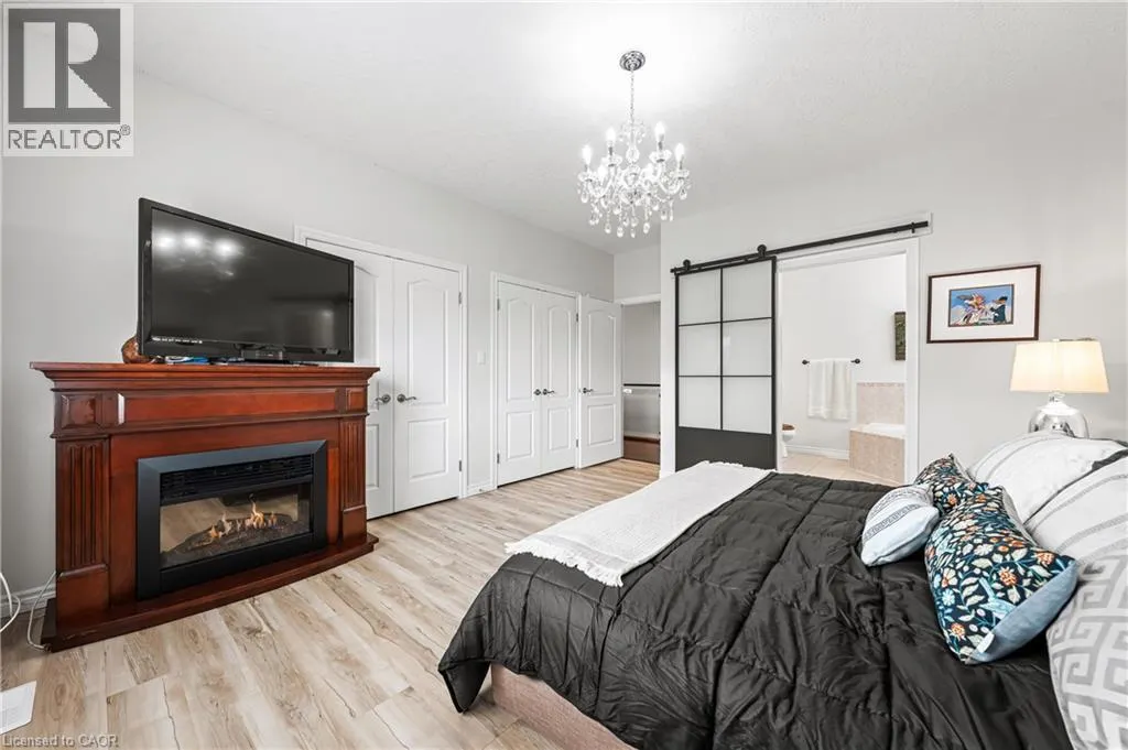 152 DEVONSHIRE Drive Unit# 18, #18