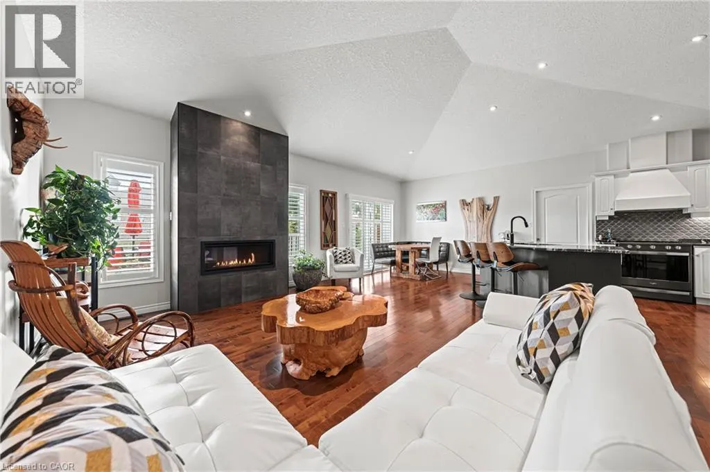 152 DEVONSHIRE Drive Unit# 18, #18