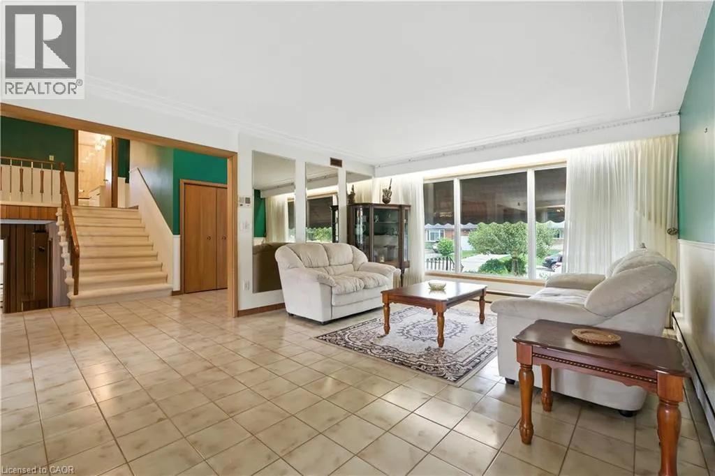 16 SOUTHILL Drive