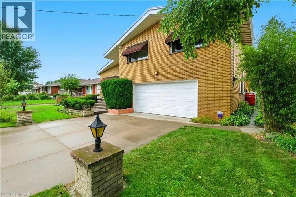 16 SOUTHILL Drive