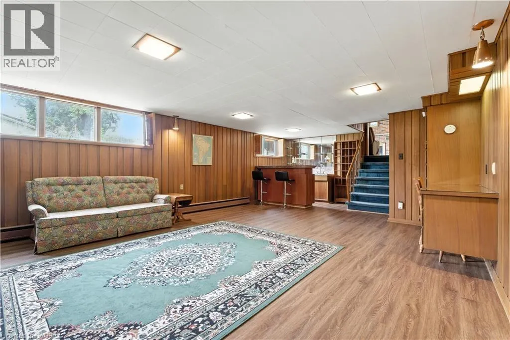 16 SOUTHILL Drive