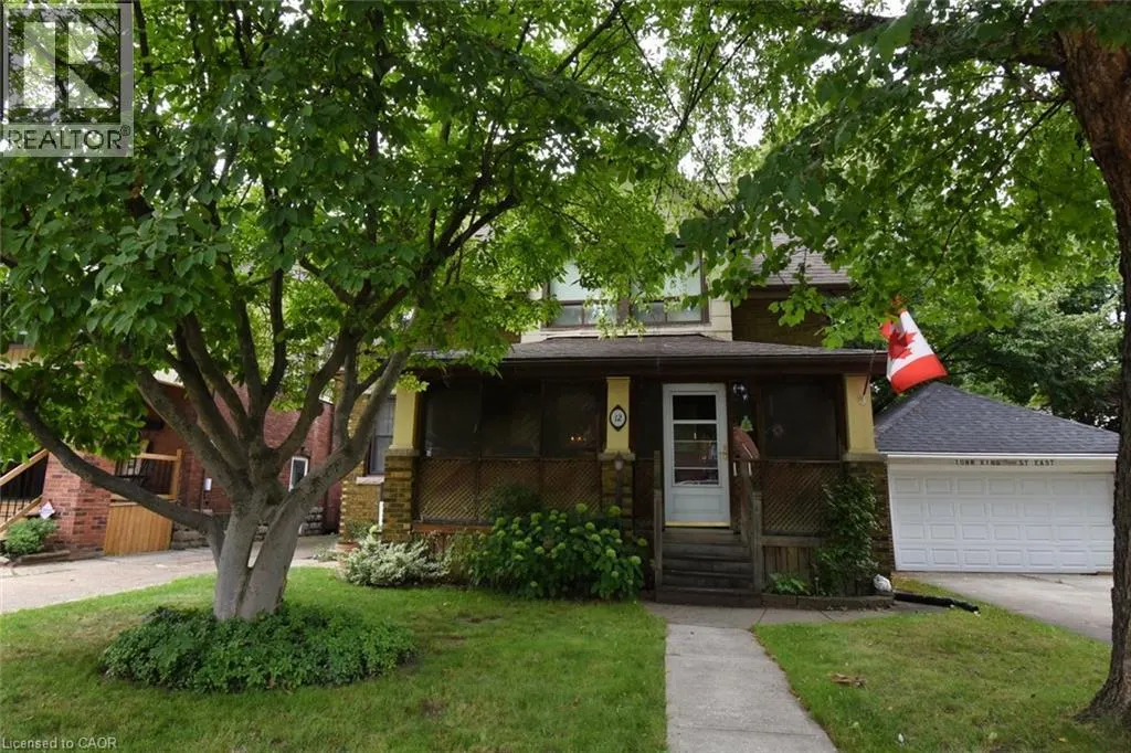 12 LEINSTER Avenue S