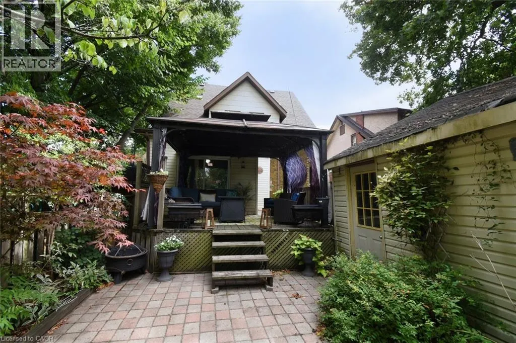 12 LEINSTER Avenue S