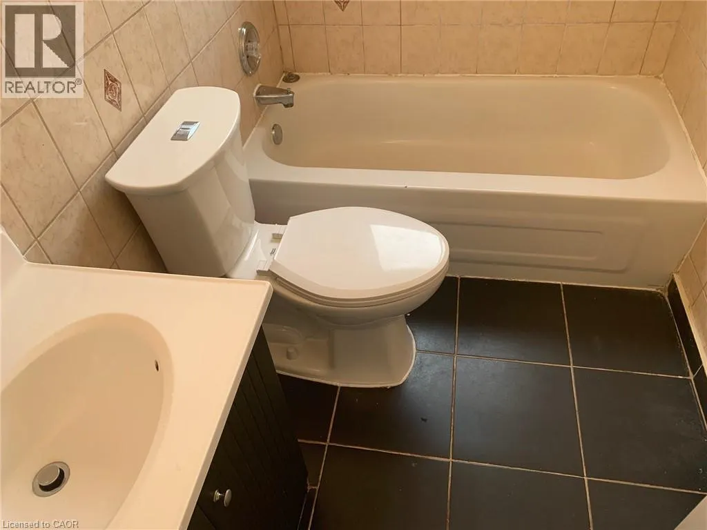 122 LOWREY Avenue S Unit# 3, #3