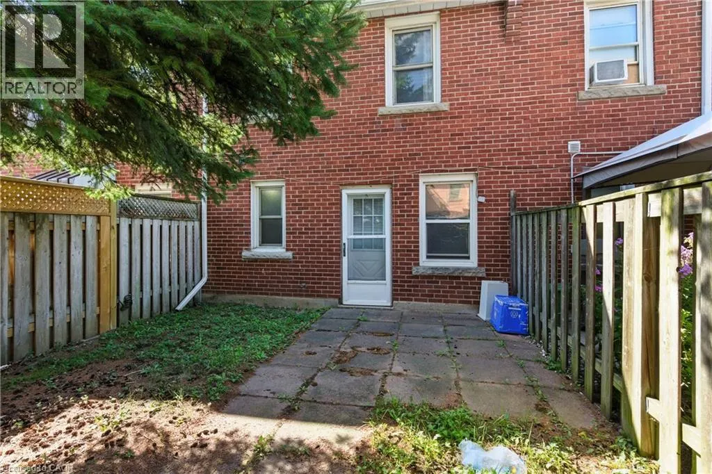 24 MACKLIN Street N