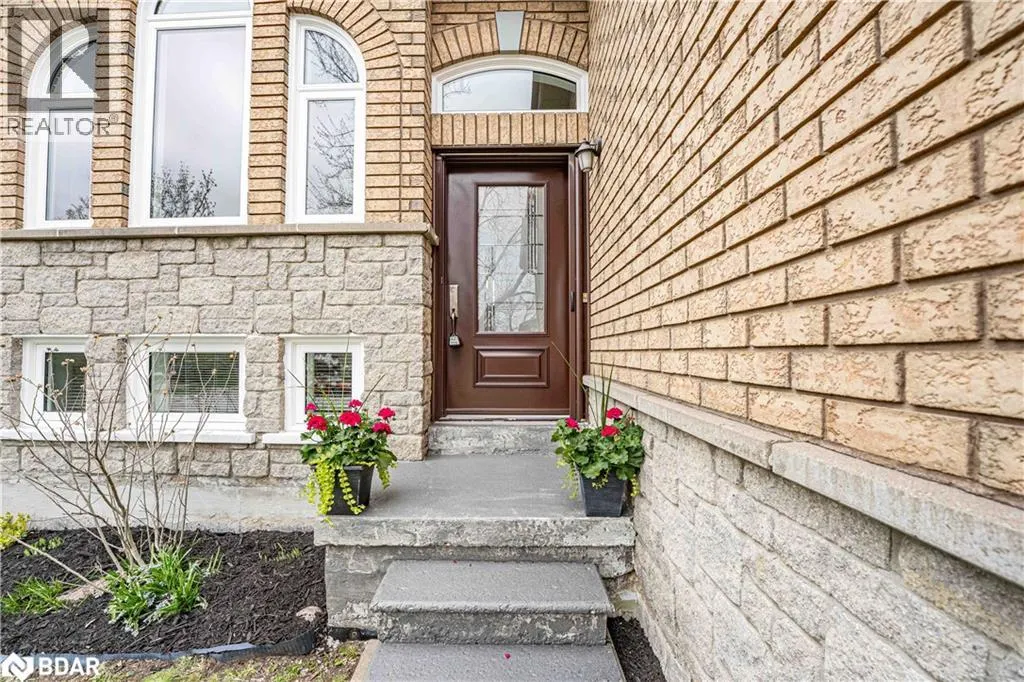 36 LESLIE Avenue