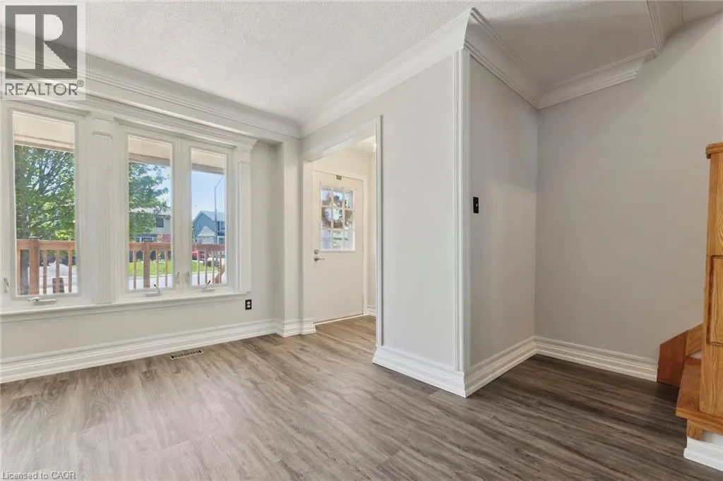 647 BALSAM Crescent