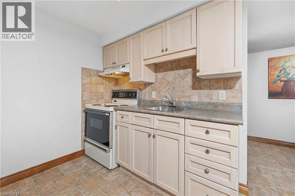 22 WENDAKEE Drive