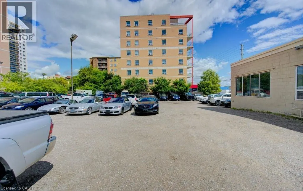24-26 UNIVERSITY Avenue E