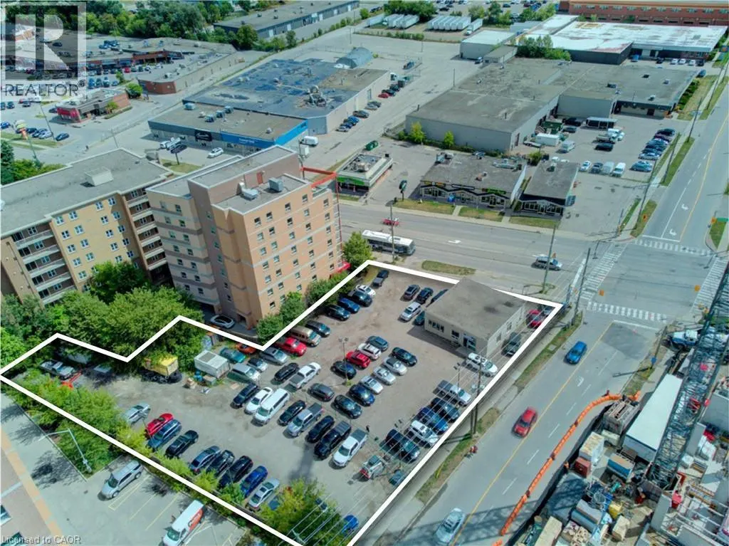 24-26 UNIVERSITY Avenue E