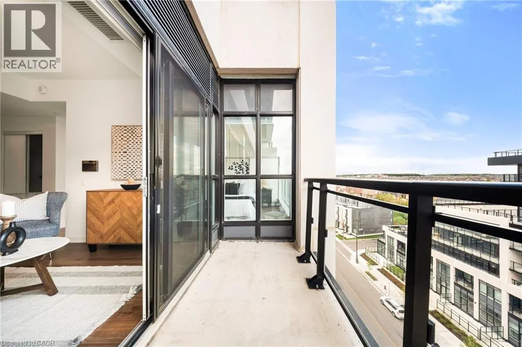 405 DUNDAS Street W Unit# 813, #813