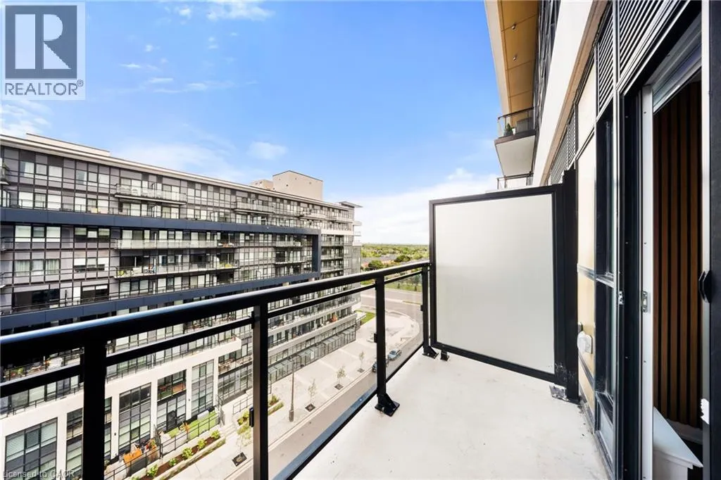 405 DUNDAS Street W Unit# 813, #813