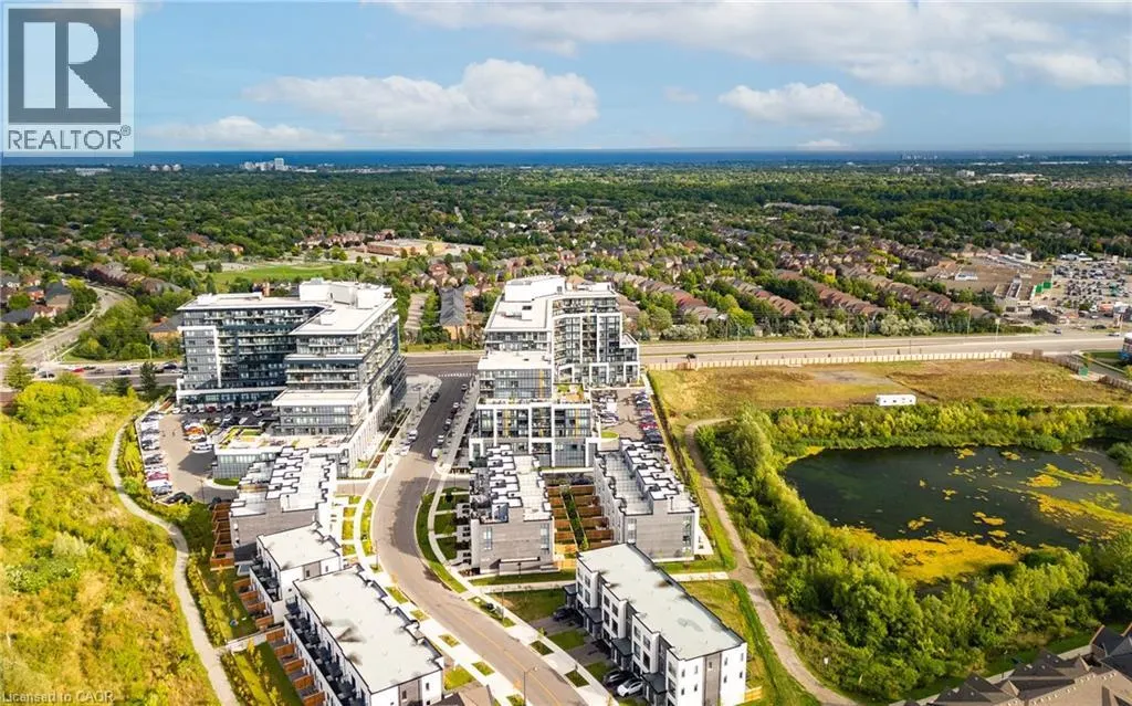 405 DUNDAS Street W Unit# 813, #813