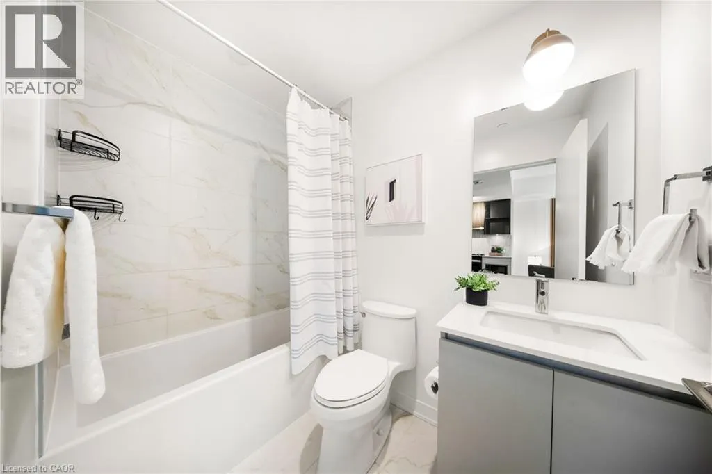 405 DUNDAS Street W Unit# 813, #813