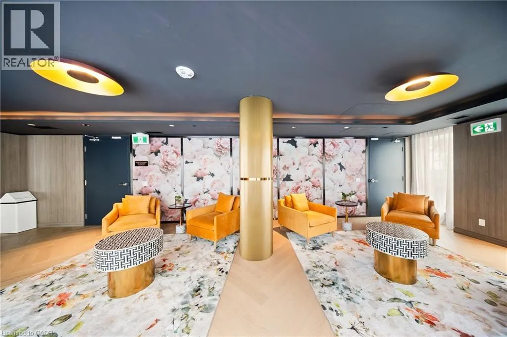 405 DUNDAS Street W Unit# 813, #813