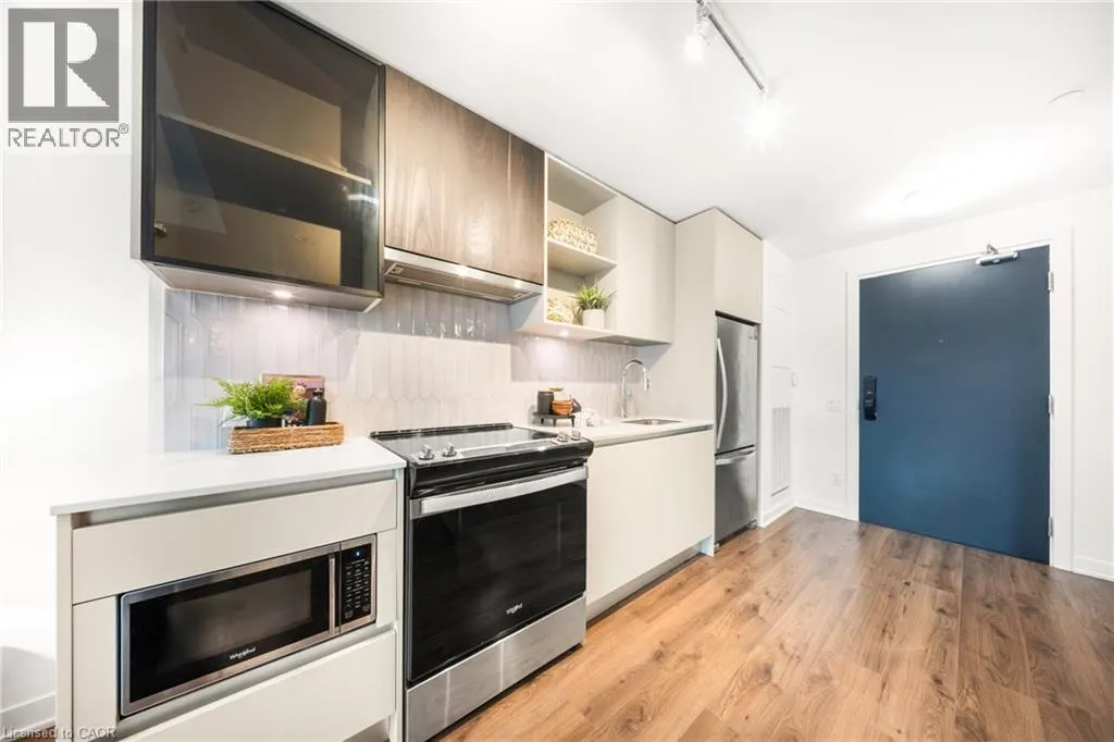 405 DUNDAS Street W Unit# 813, #813