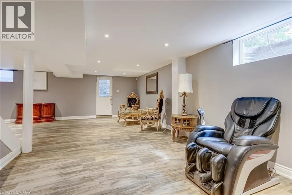 28 STONEGATE Drive