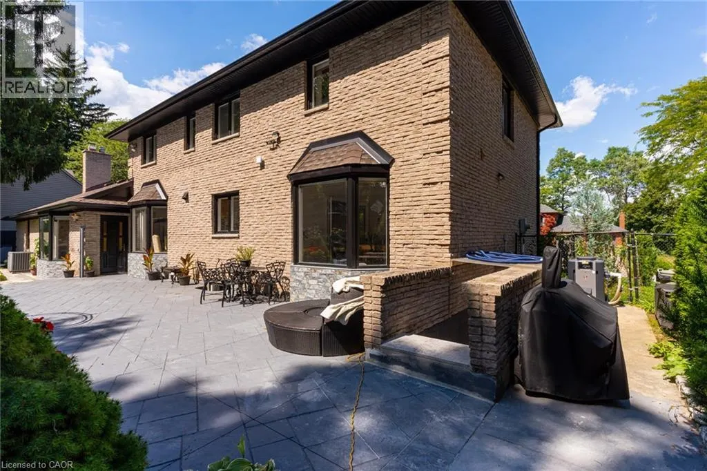 28 STONEGATE Drive
