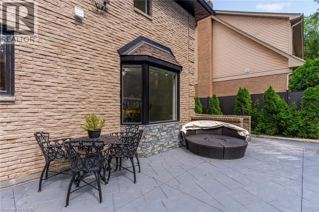 28 STONEGATE Drive