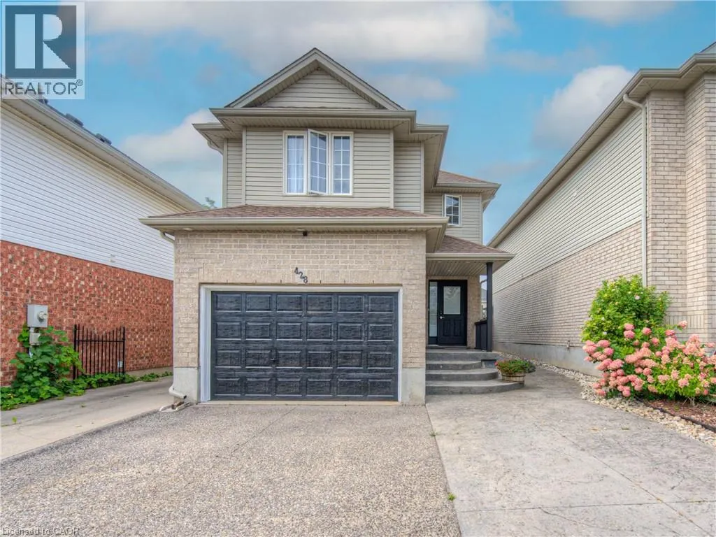 428 WAKE ROBIN Crescent