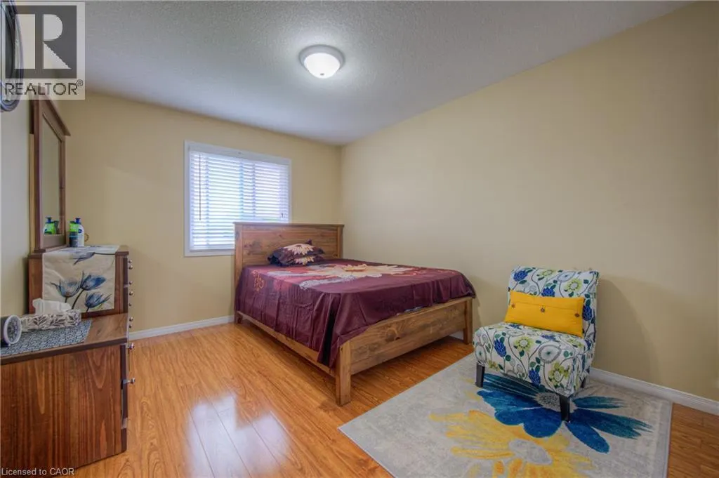 428 WAKE ROBIN Crescent