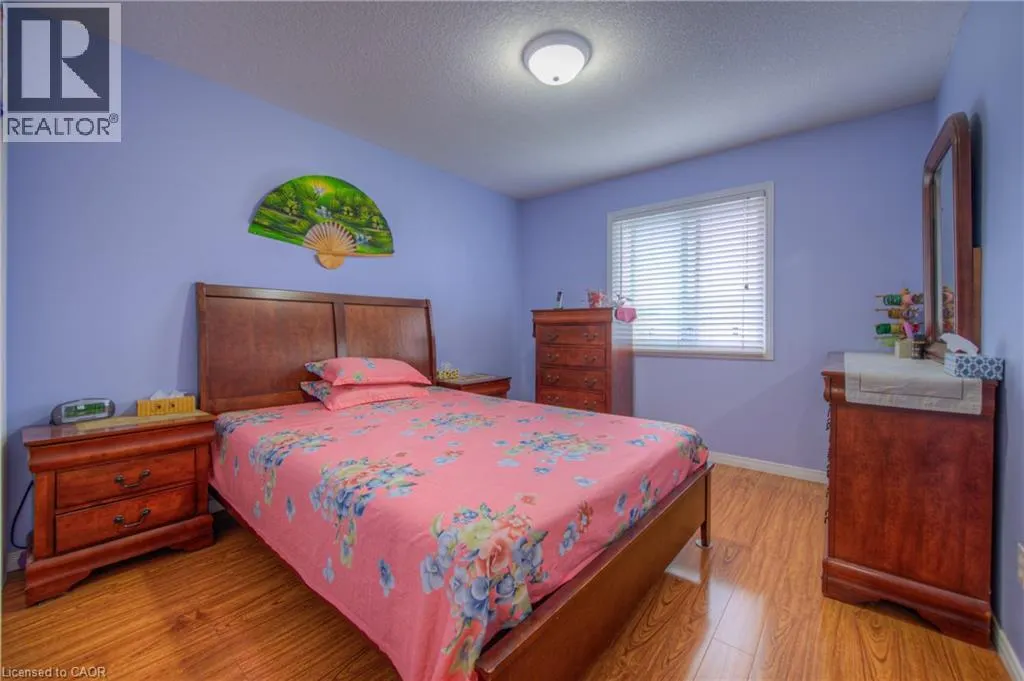 428 WAKE ROBIN Crescent