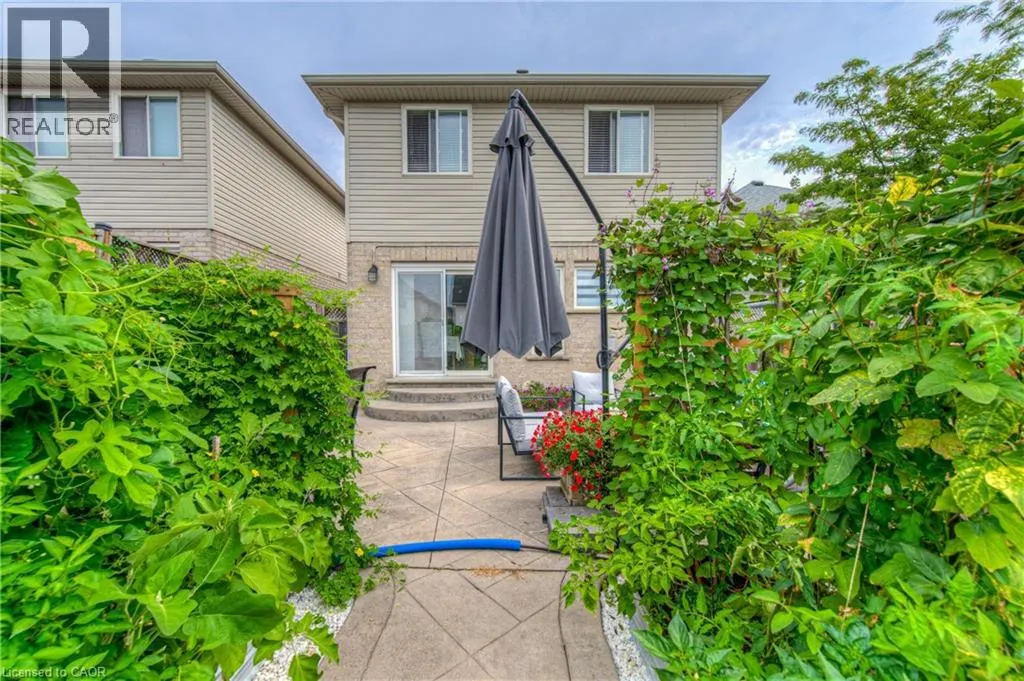 428 WAKE ROBIN Crescent