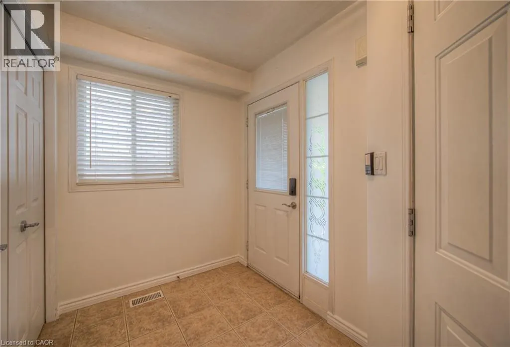 428 WAKE ROBIN Crescent