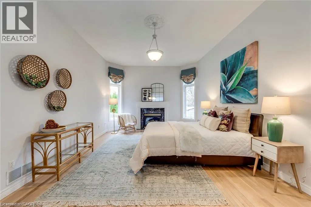 39 THOROUGHBRED Boulevard