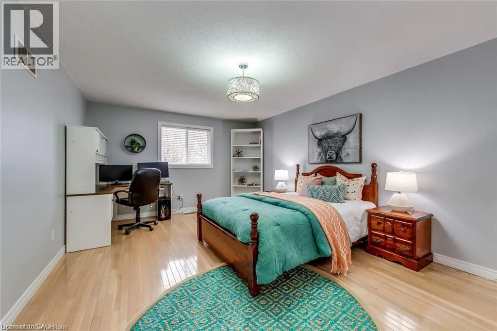 39 THOROUGHBRED Boulevard