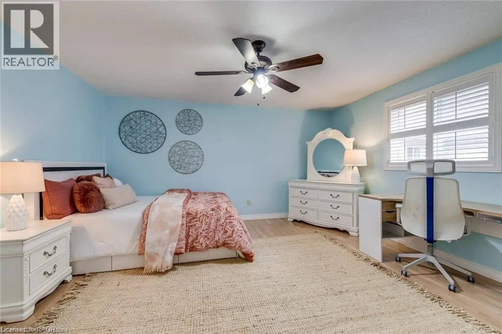 39 THOROUGHBRED Boulevard
