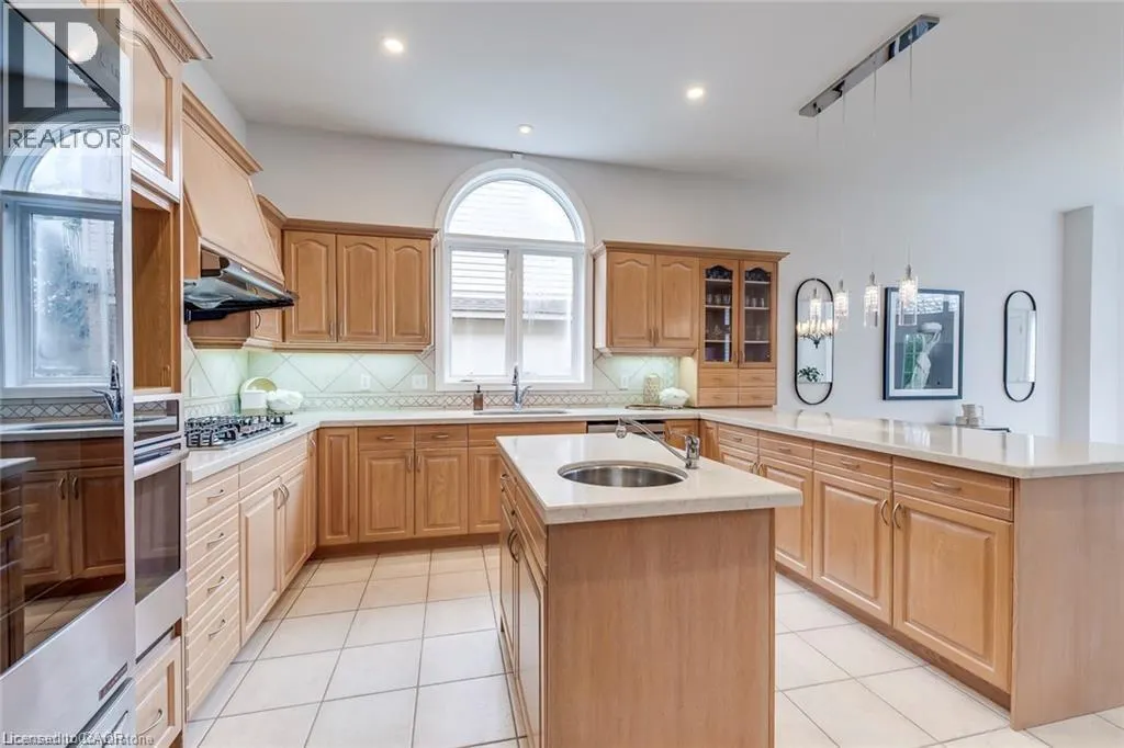 39 THOROUGHBRED Boulevard