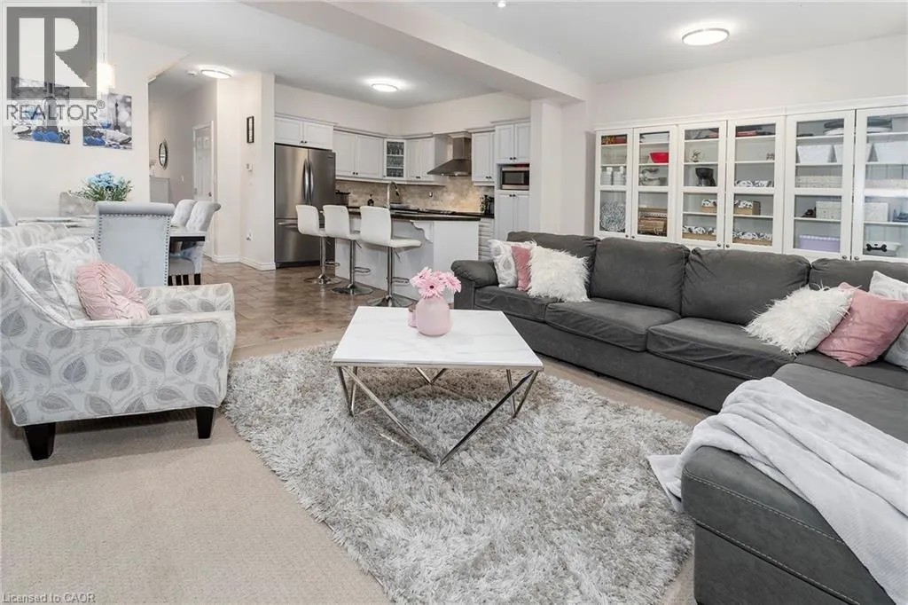 345 GLANCASTER Road Unit# 14, #14