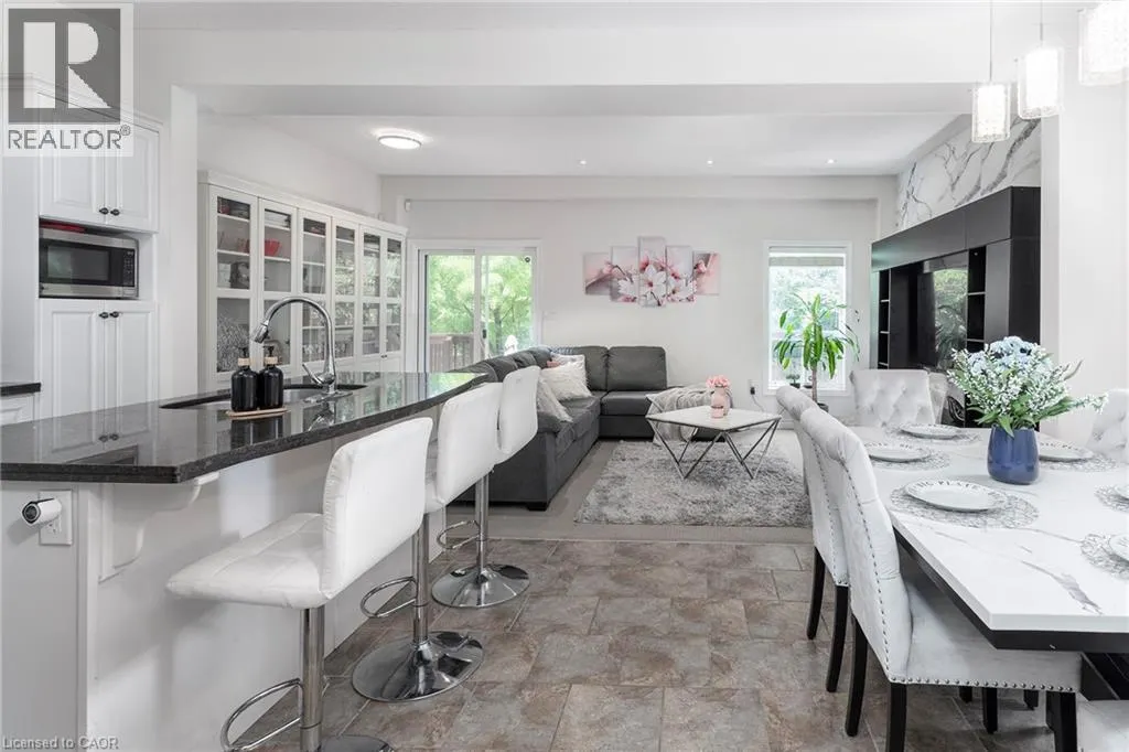 345 GLANCASTER Road Unit# 14, #14