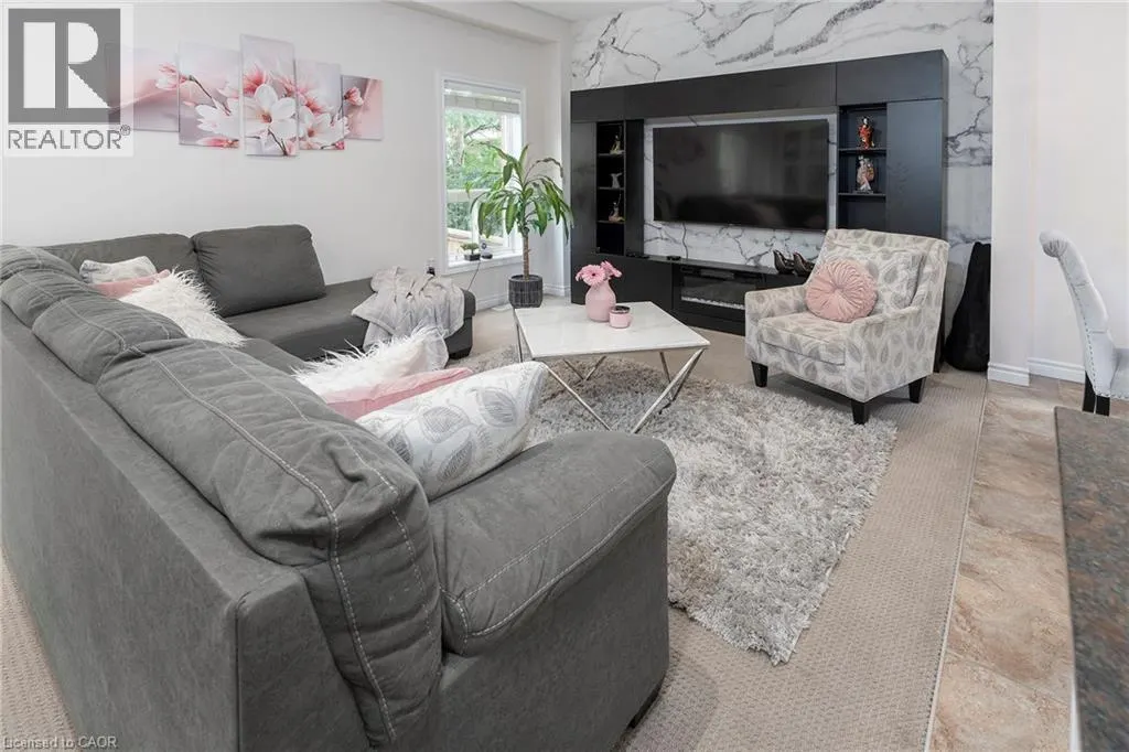 345 GLANCASTER Road Unit# 14, #14