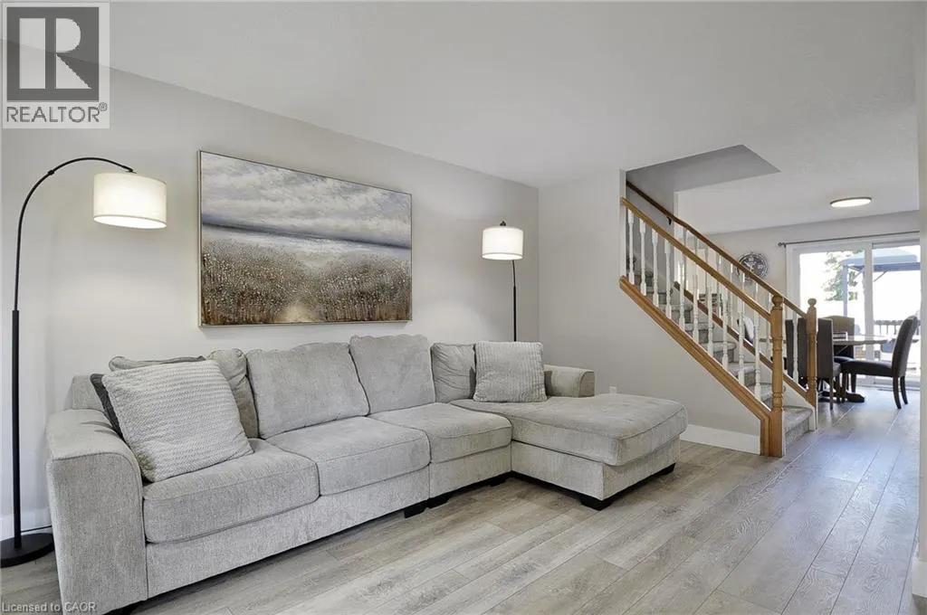 209B INVERHURON Crescent