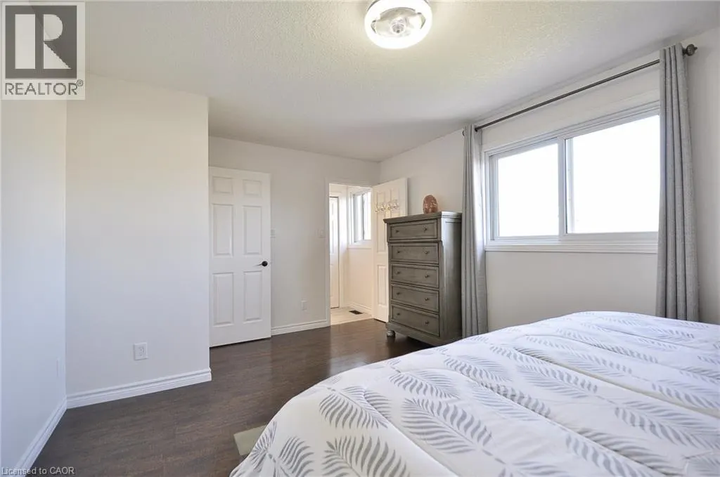 209B INVERHURON Crescent