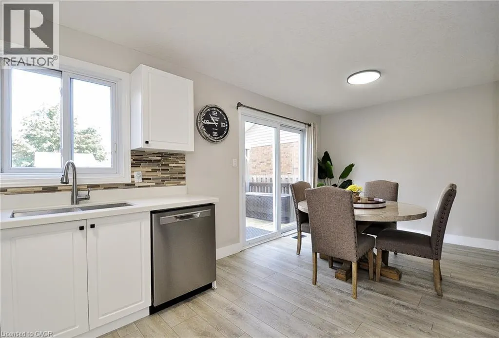 209B INVERHURON Crescent