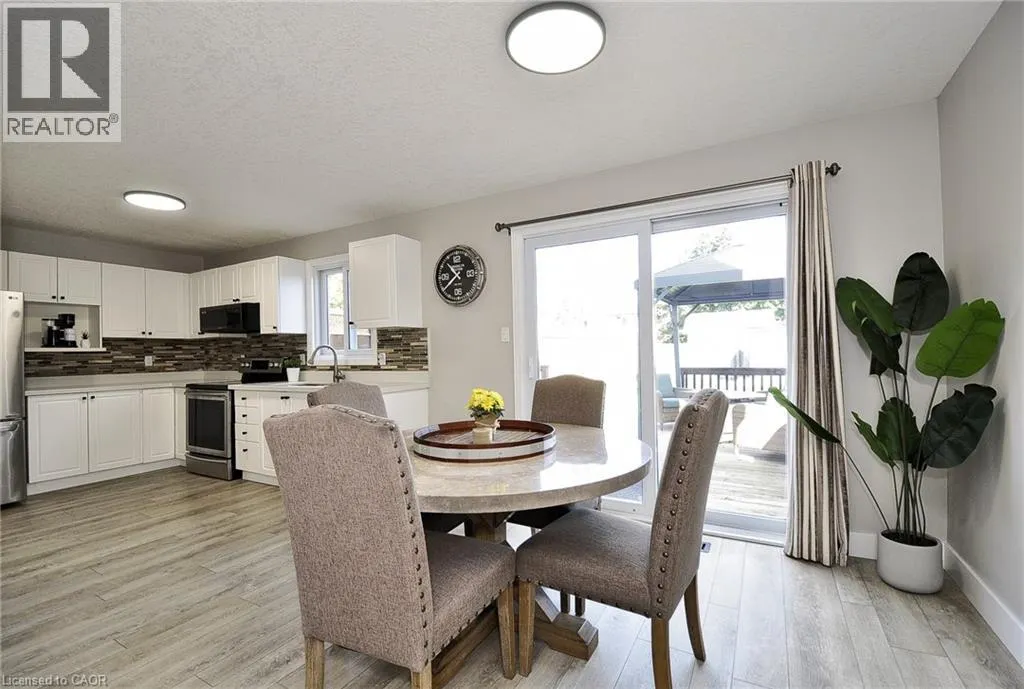 209B INVERHURON Crescent