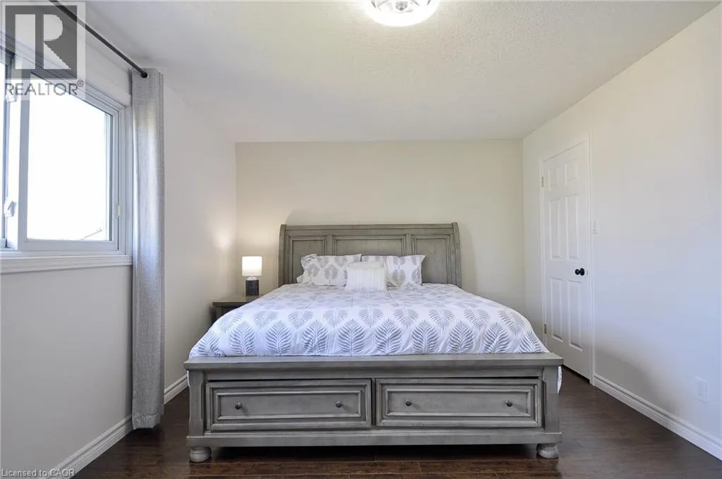 209B INVERHURON Crescent