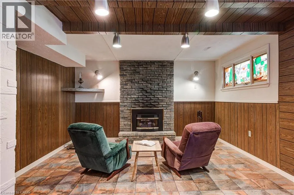 302 BORDEN Court