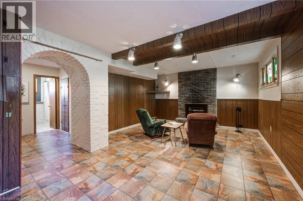 302 BORDEN Court