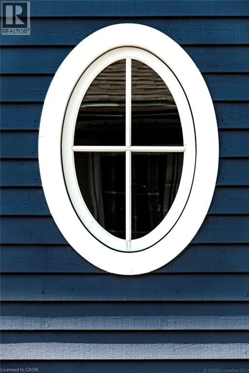 44 HEAD Street