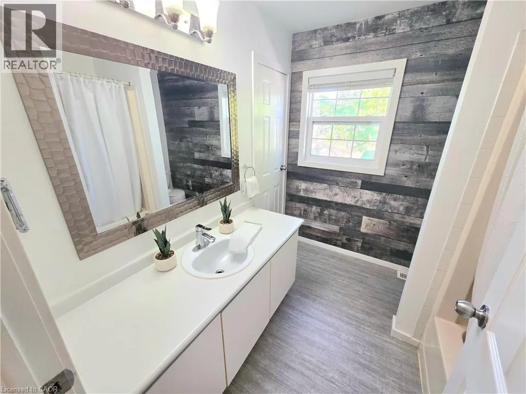 26 POPLAR Drive Unit# 5, #5
