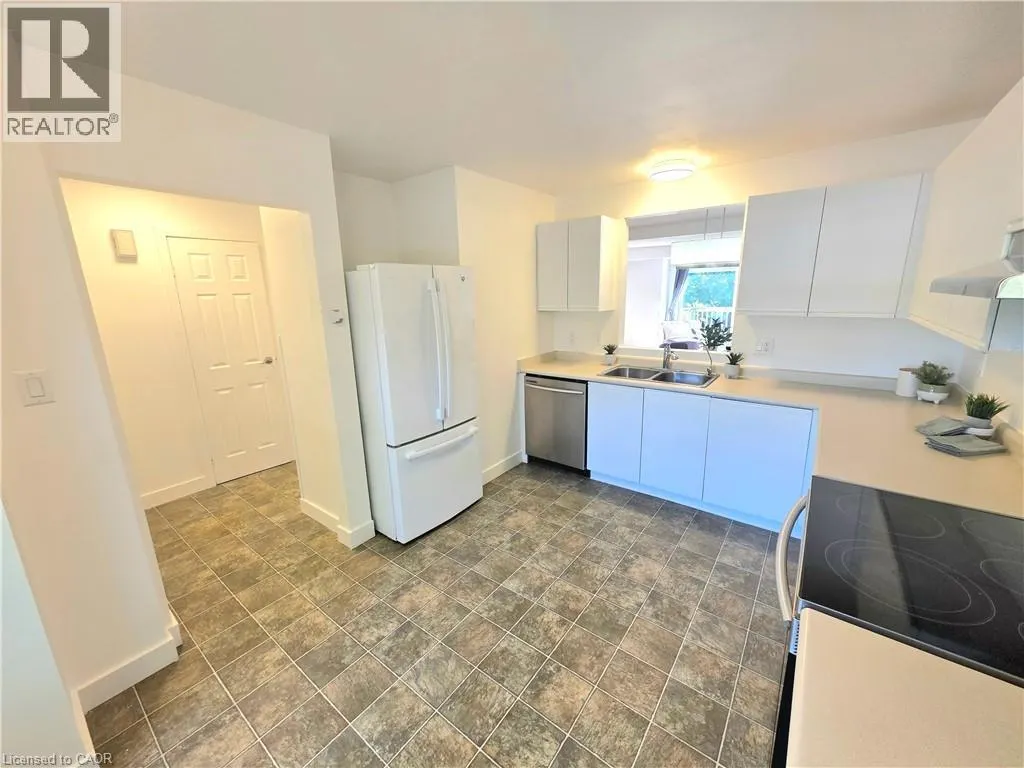 26 POPLAR Drive Unit# 5, #5