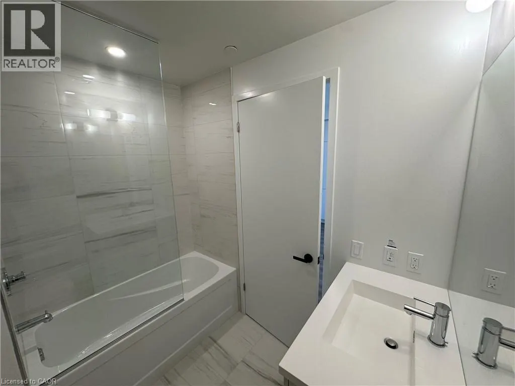 195 COMMERCE Street Unit# 5201, #5201