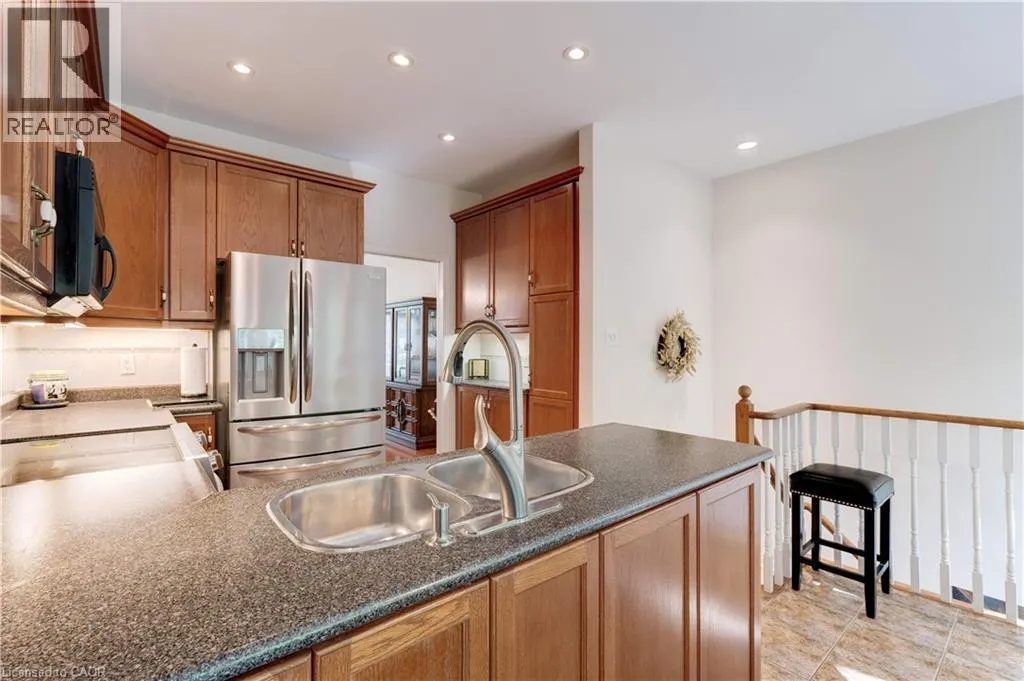 2500 WESTOAK TRAILS Boulevard