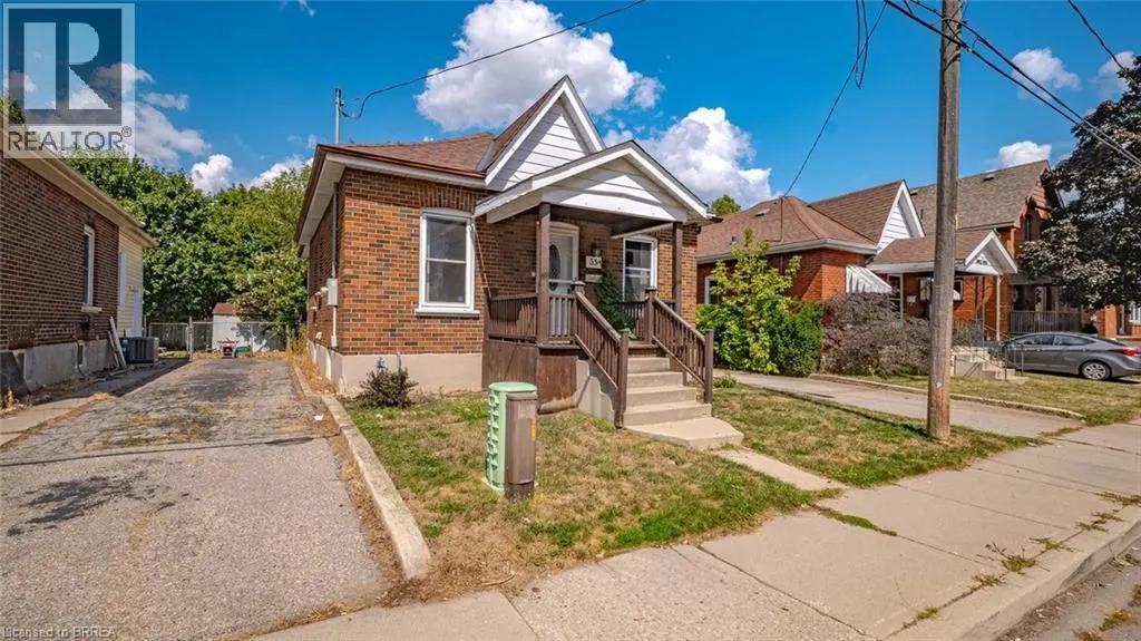35 SALISBURY Avenue